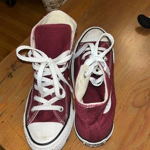 Maroon high top converse